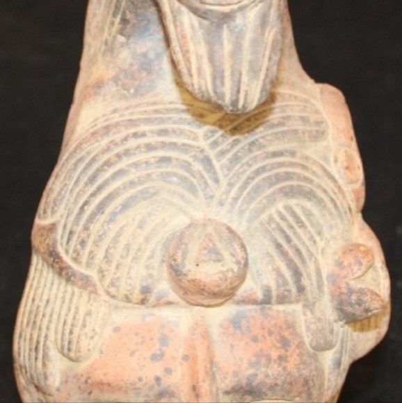 Vintage Hand Carved Atizana Kissing Couple, and Mexico Aztec Clay Figure! The la - Picture 3 of 6